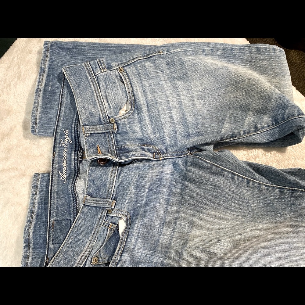 American Eagle slim boot cut low rise jean size 2 Short
